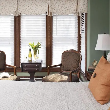 Brewster House Bed & Breakfast-3